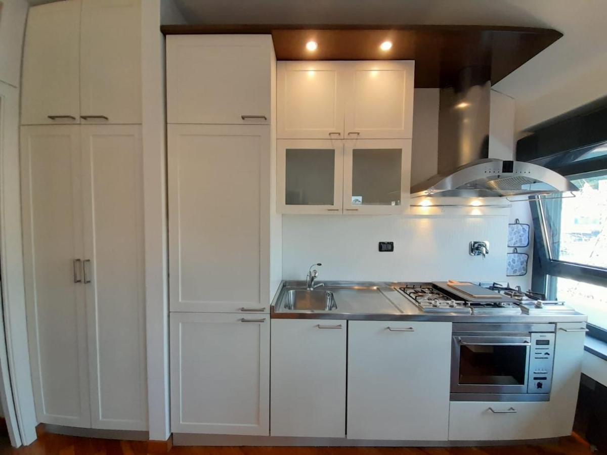 Bilocale Vista Mare Con Terrazzo-porto Antico- Parcheggio Scontato *