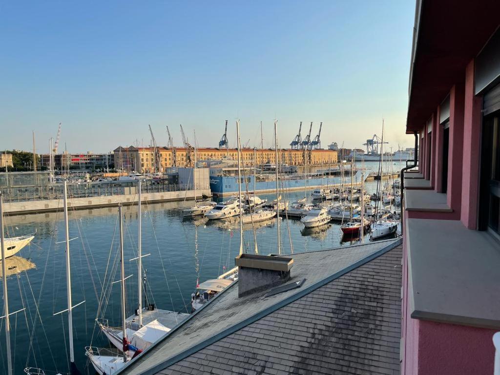 Appartamento Bilocale Vista Mare Con Terrazzo-porto Antico- Parcheggio Scontato Genova