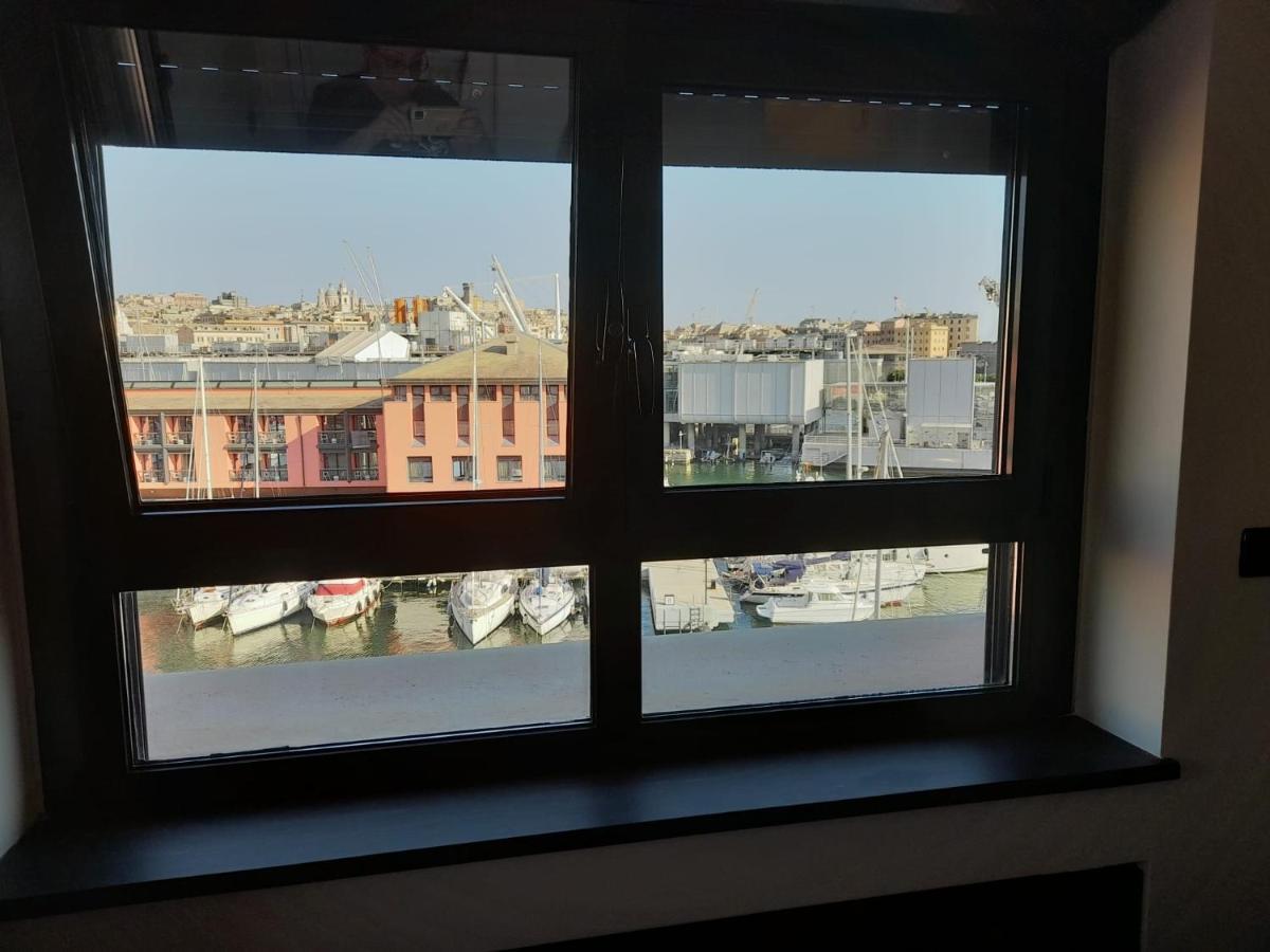 Appartamento Bilocale Vista Mare Con Terrazzo-porto Antico- Parcheggio Scontato *